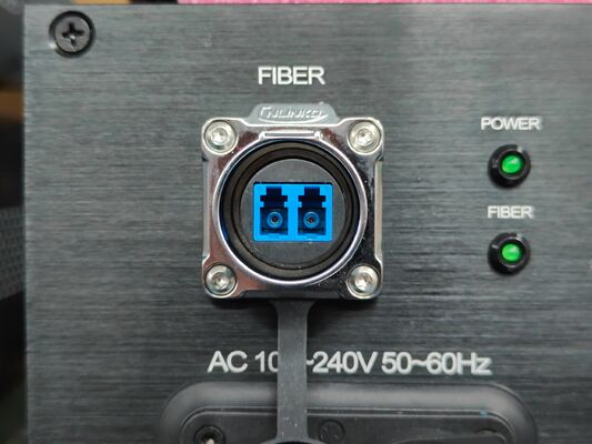 16 Kanäle 4K 12G SDI Videofaserübertragungssystem mit XLR Audio, 10GB Netzwerk, CNlinko Dual LC Fiber Connector fournisseur