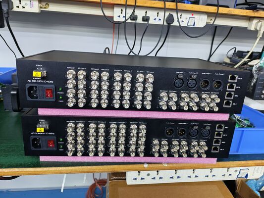16x 12G Eingänge, 6x 12G Rückkanäle, Dual Audio und 4x 10G Netzwerkanschluss Glasfaserbox fournisseur